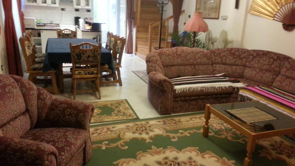 Csokonai Guesthouse Zamárdi Стая снимка