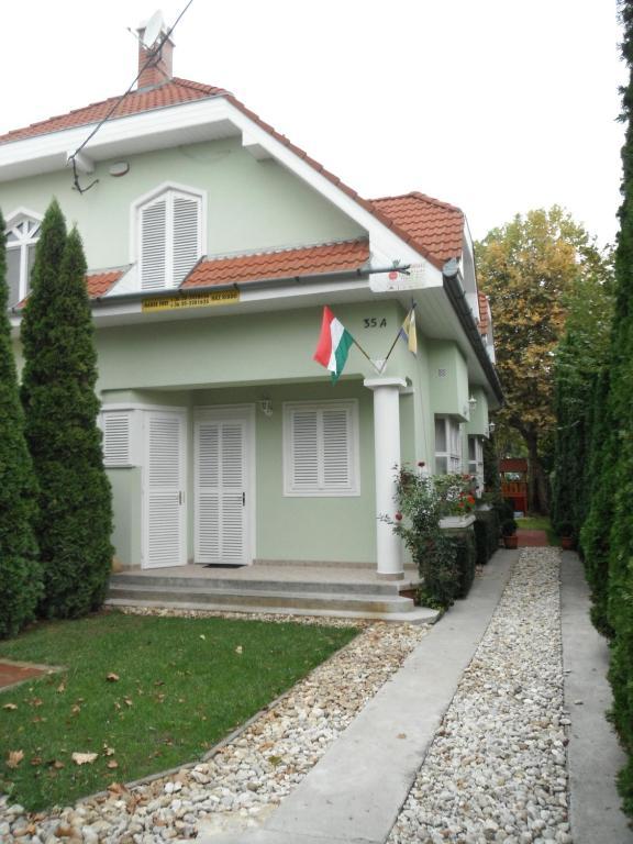 Csokonai Guesthouse Zamárdi Екстериор снимка